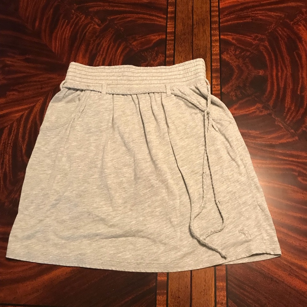 Skirt with pockets